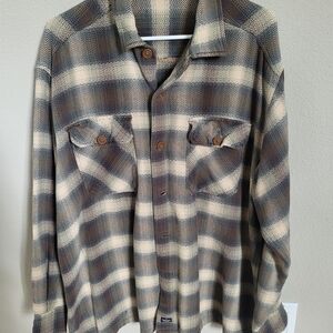 Men's Casual Plaid Button-Down Shirt